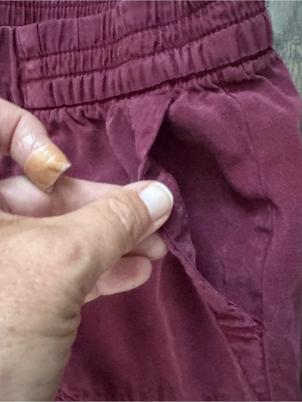 Old Navy XS Burgundy Mid-Rise Soft Twill Utility Joggers